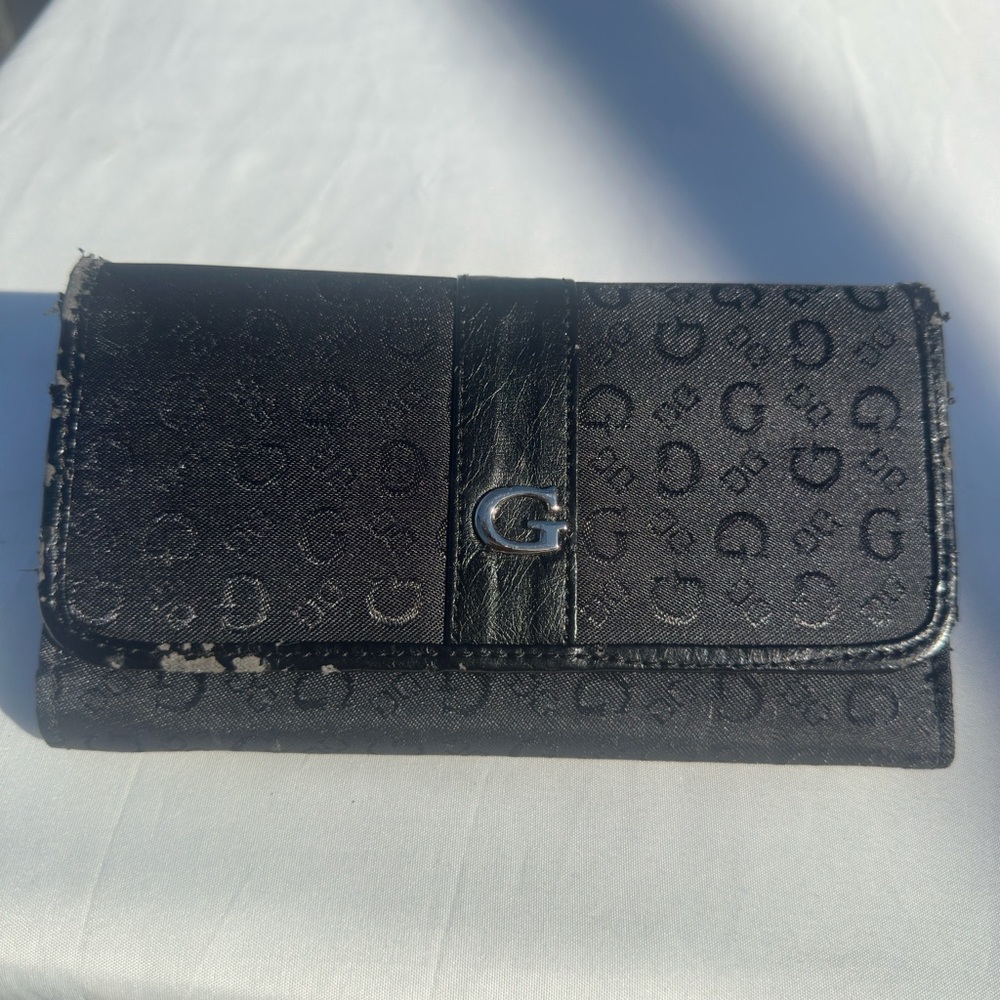 Guess logo wallet